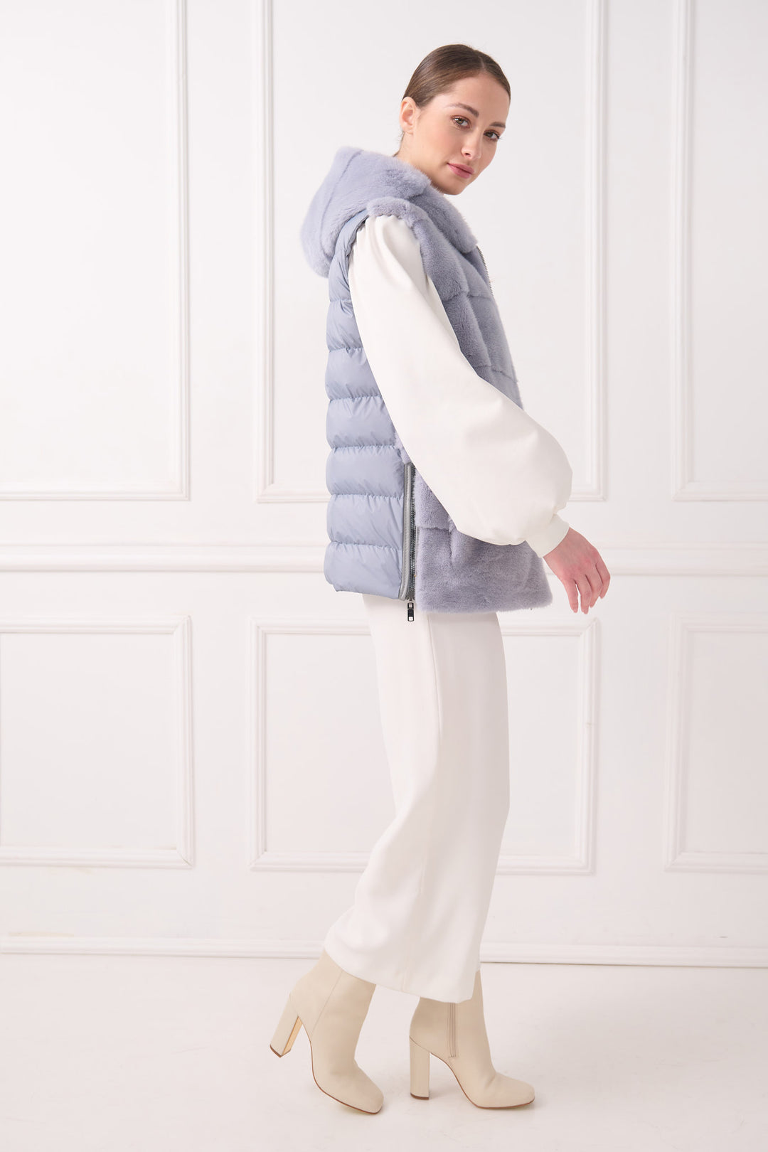 Veste sans manches matelassée à capuche avec vison