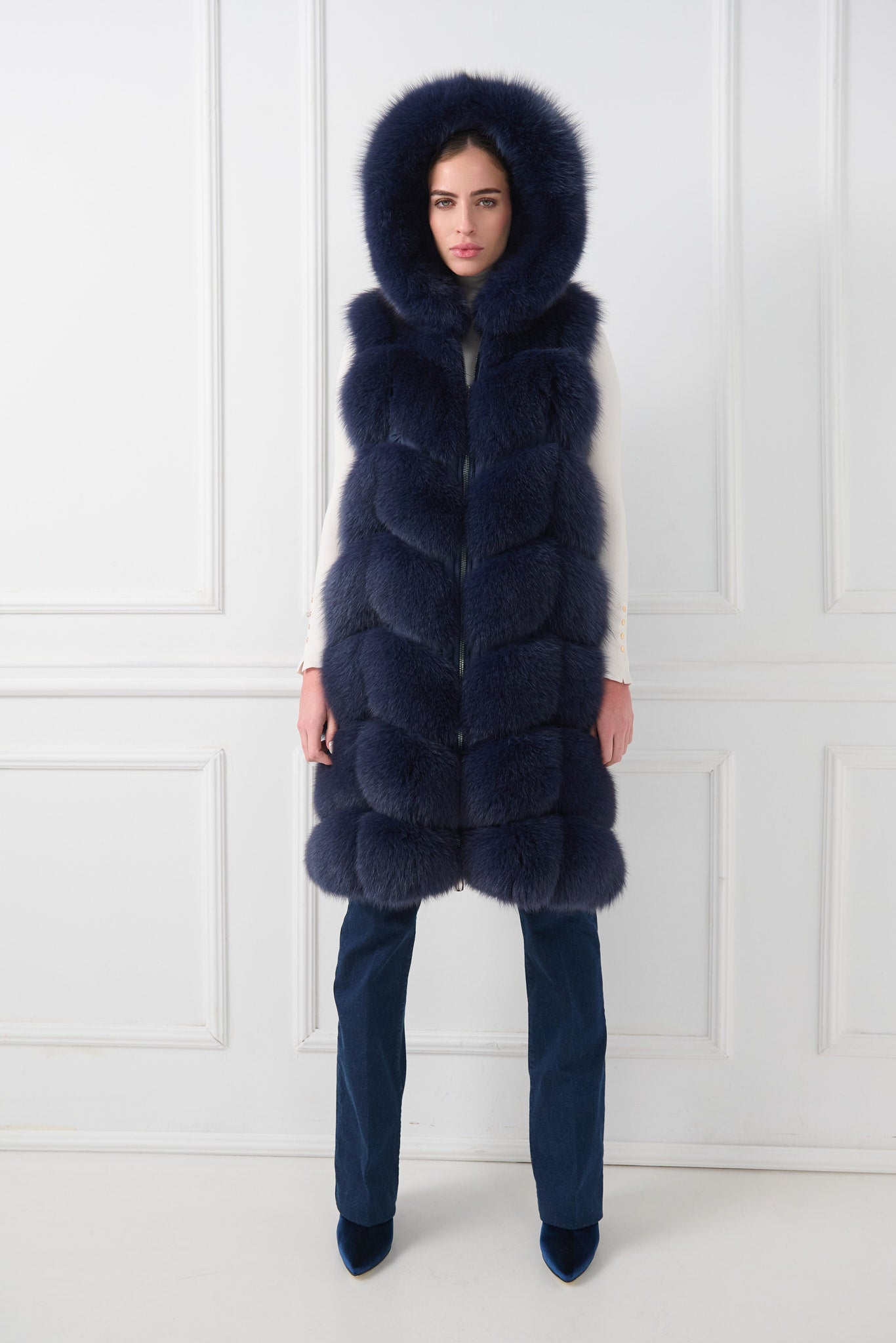 Down Fox Vest with hood – Manakas Frankfurt