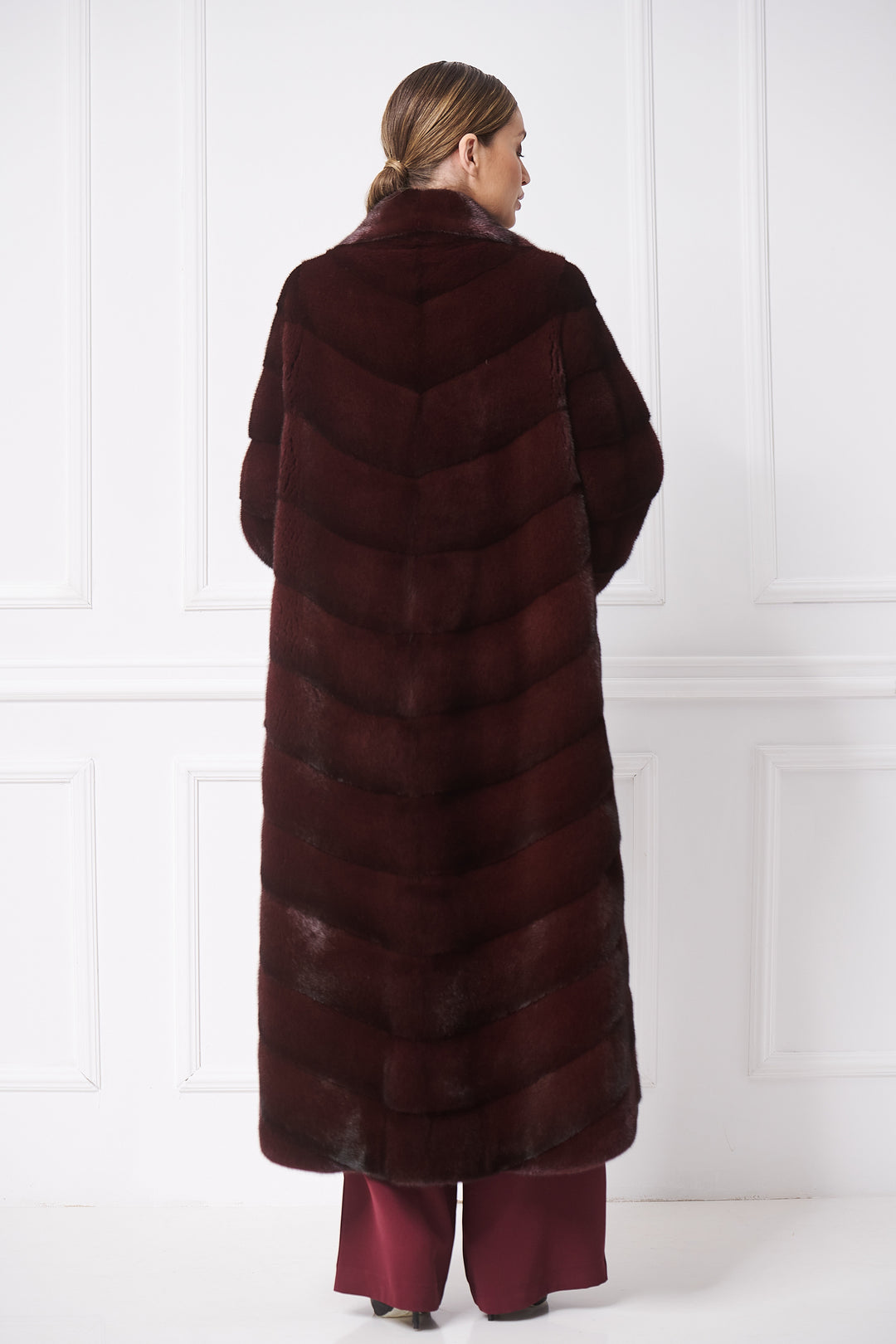 Classy Long Mink Coat with english collar