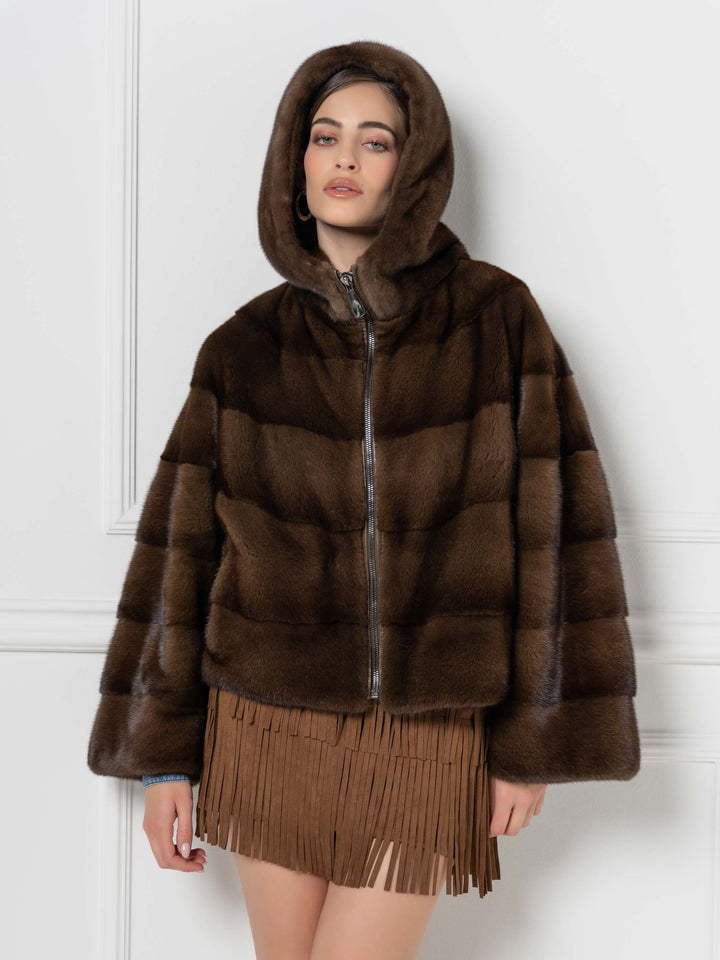 Short hooded jacket
