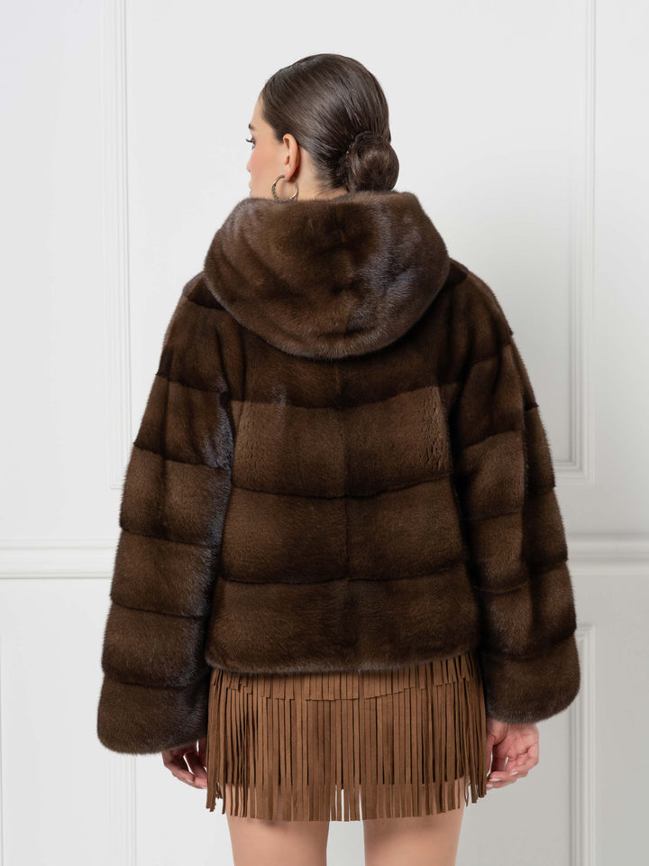 Short hooded jacket