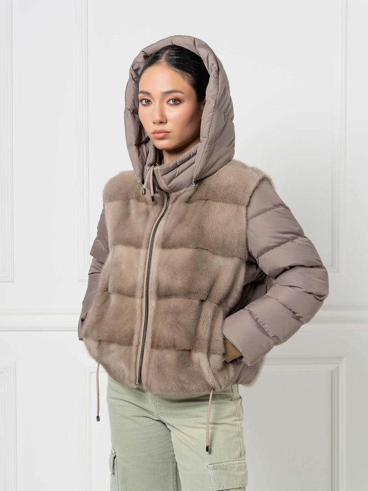 Mink- und Daunen-Kapuzenjacke