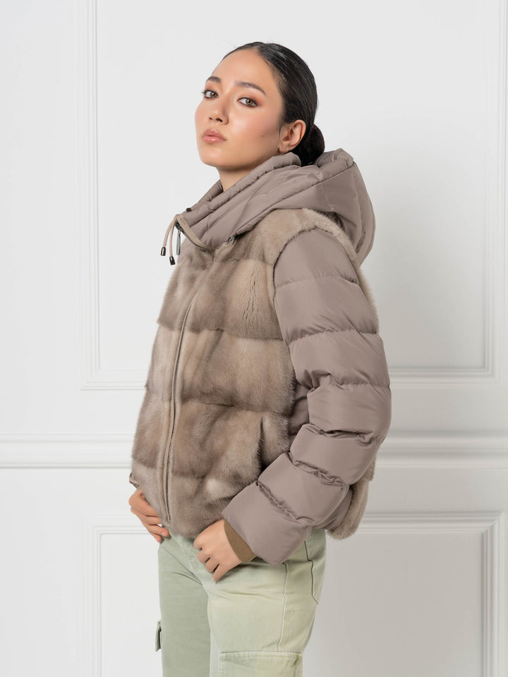Mink- und Daunen-Kapuzenjacke