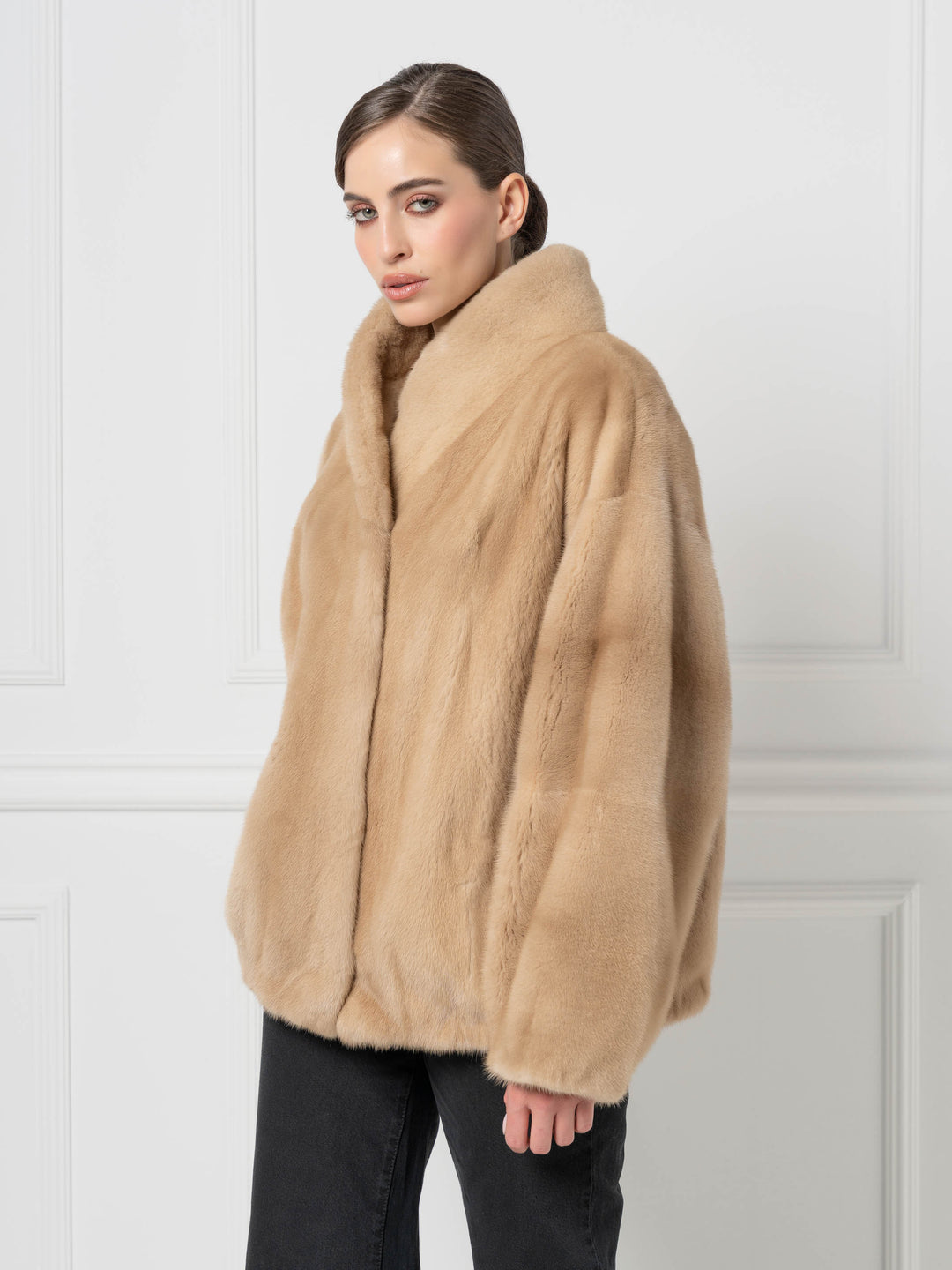 Mink-Bomberjacke mit hohem Stehkragen