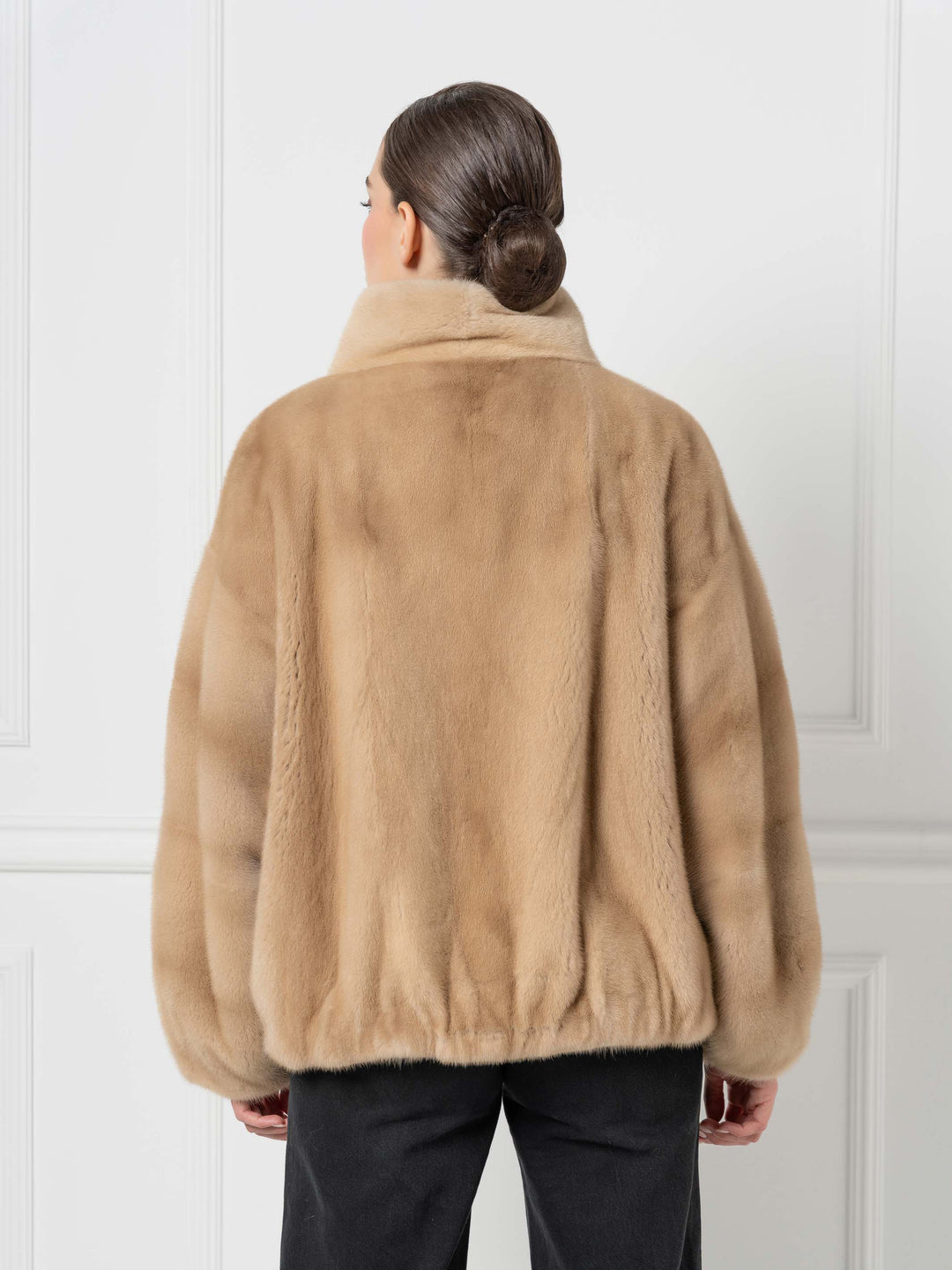 Mink-Bomberjacke mit hohem Stehkragen