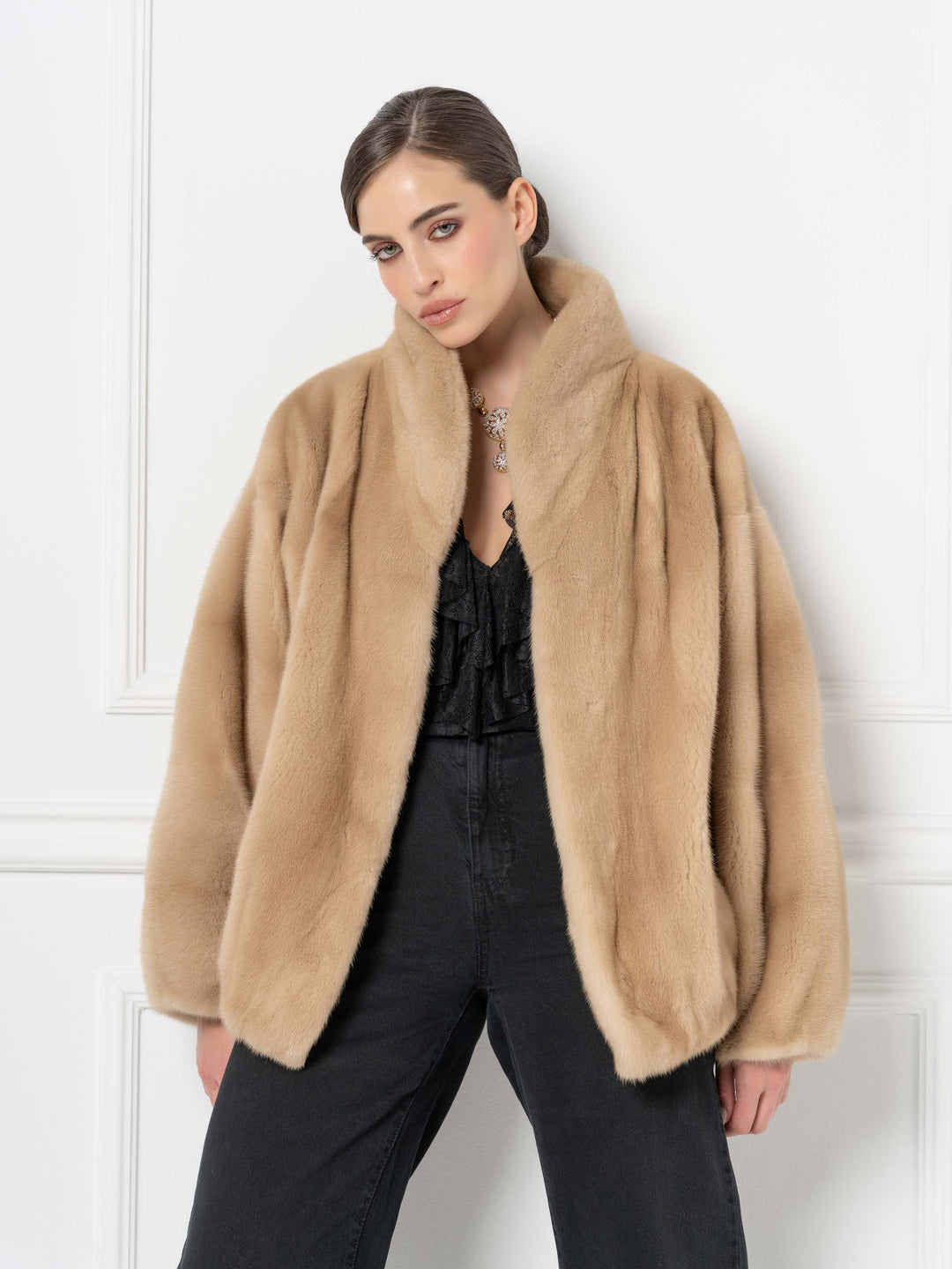 Mink-Bomberjacke mit hohem Stehkragen
