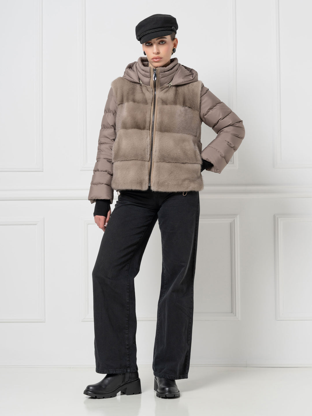Lässige Kapuzenjacke aus Nerz und Daunen