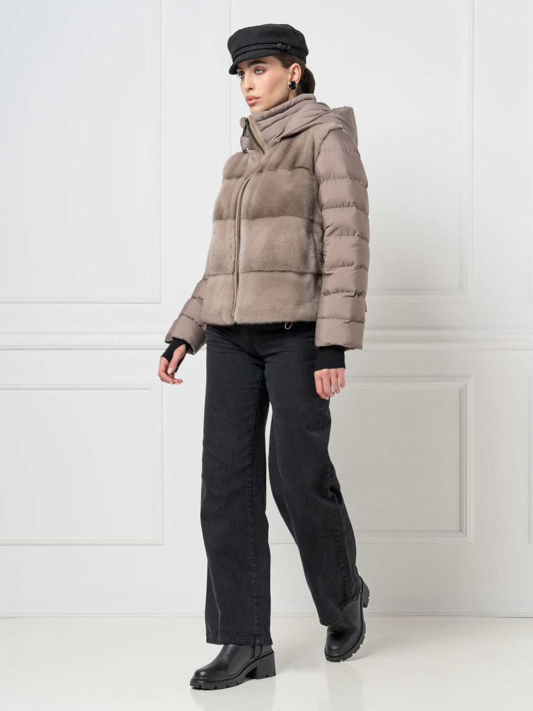 Lässige Kapuzenjacke aus Nerz und Daunen