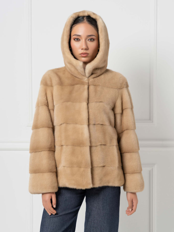 Zeitlose Kapuzenjacke aus Nerz
