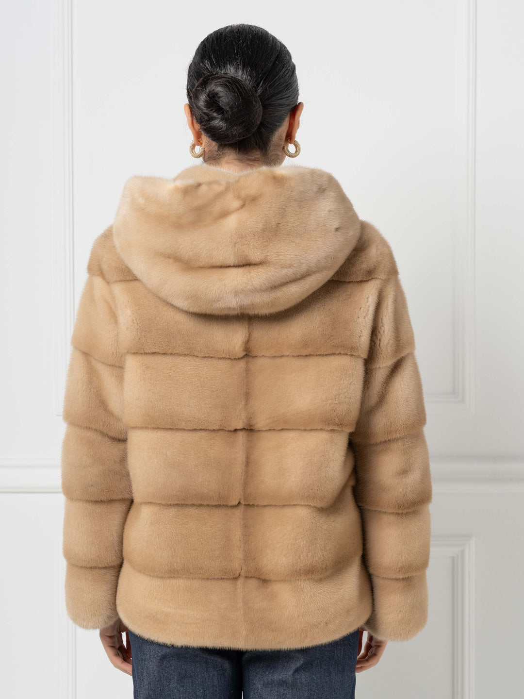 Zeitlose Kapuzenjacke aus Nerz