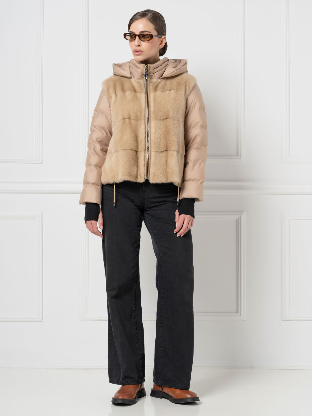 Mink- und Daunen-Kapuzenjacke