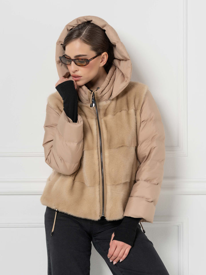 Mink- und Daunen-Kapuzenjacke