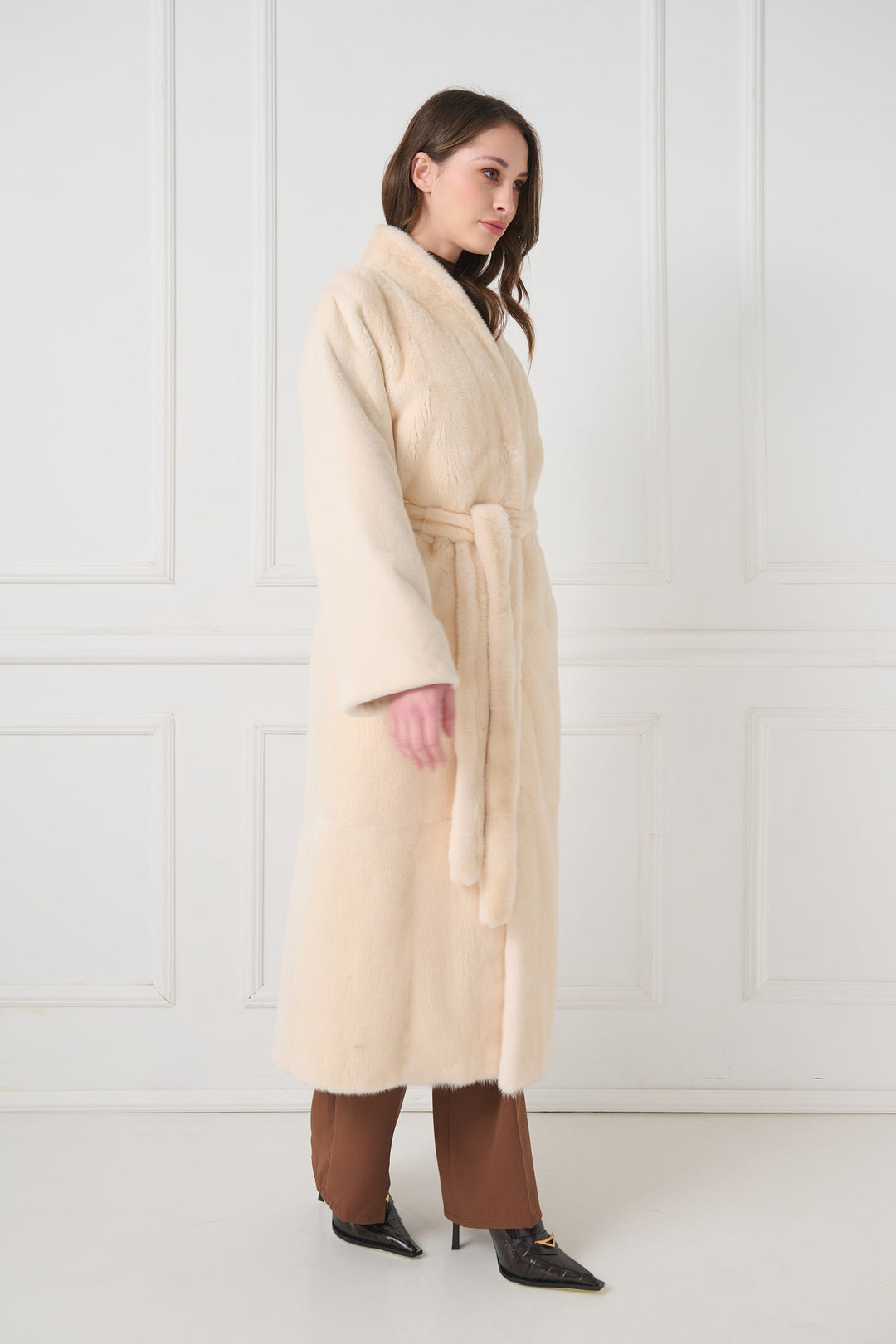 Cappotto lungo in visone con cintura