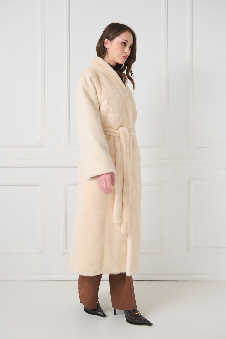 Cappotto lungo in visone con cintura