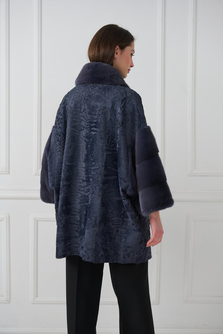 Cappotto in montone persiano con dettagli in visone