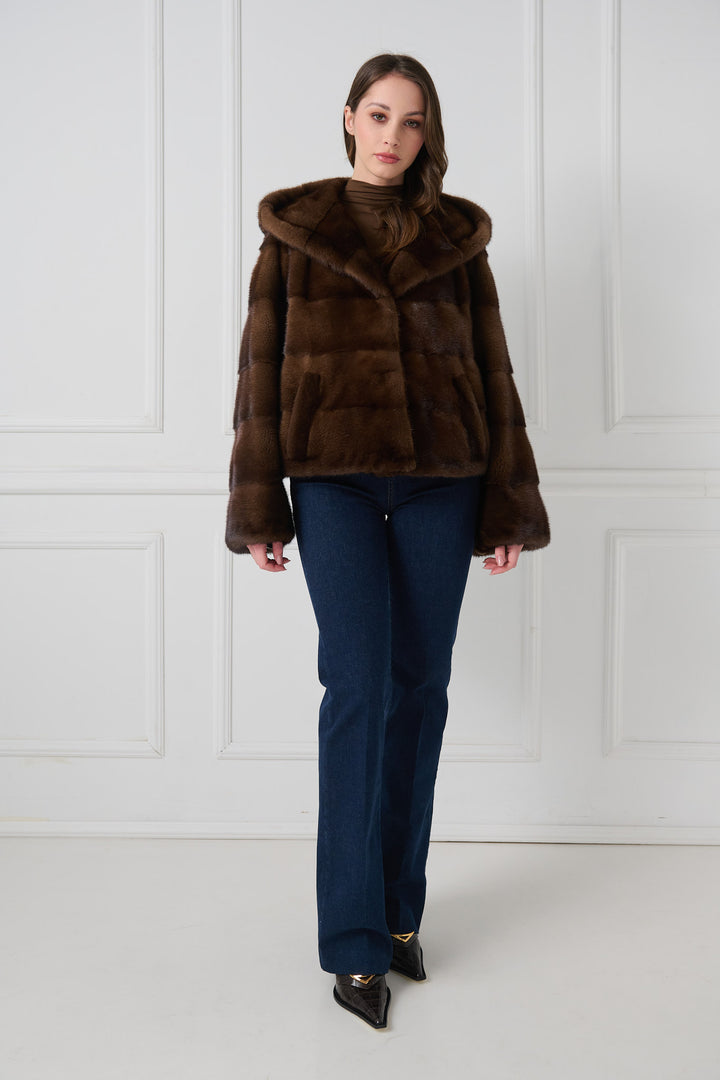 Giacca elegante con cappuccio in visone