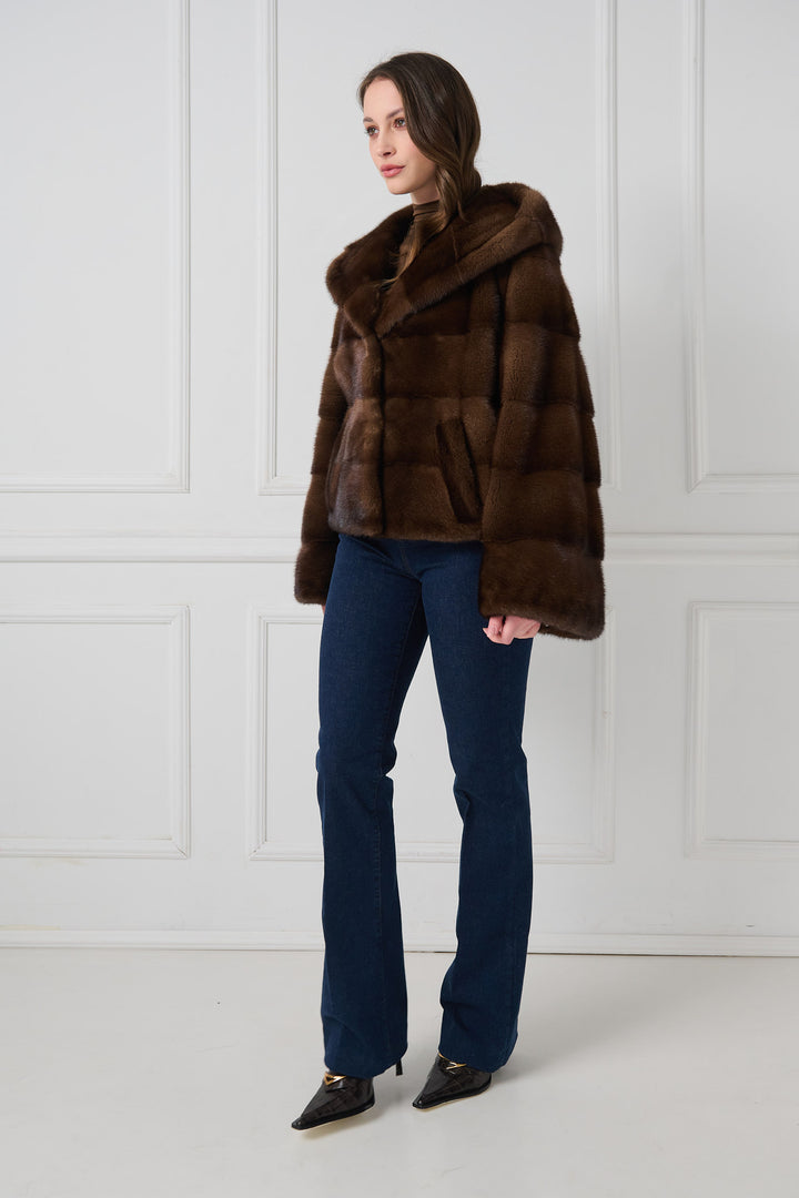 Giacca elegante con cappuccio in visone