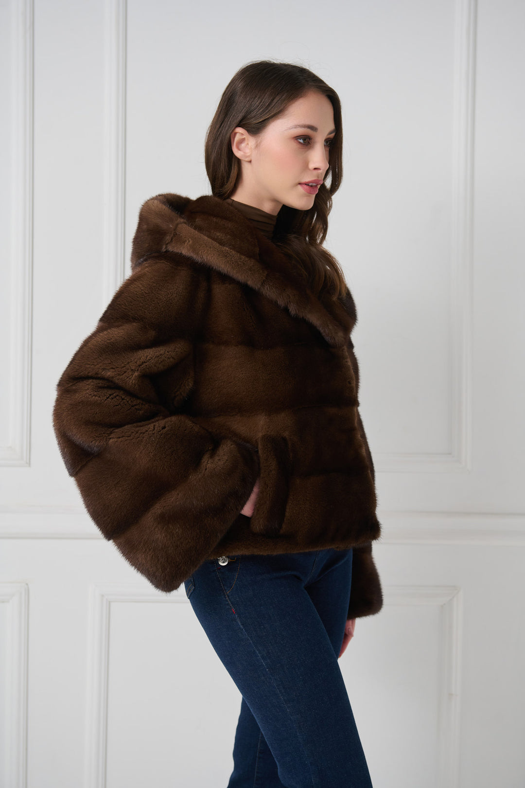 Giacca elegante con cappuccio in visone