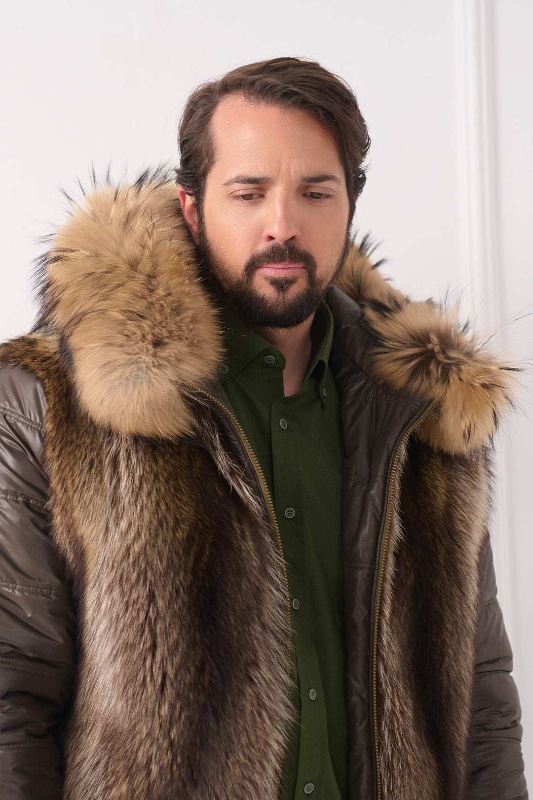 Двусторонняя мужская куртка с енотом и капюшоном с лисой