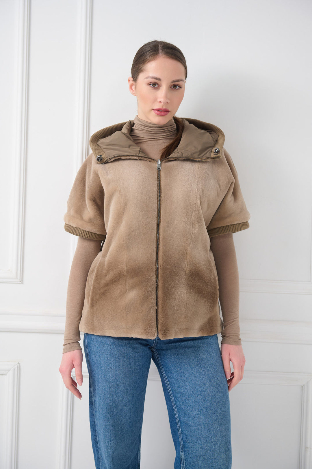 Giacca reversibile con cappuccio in visone tosato