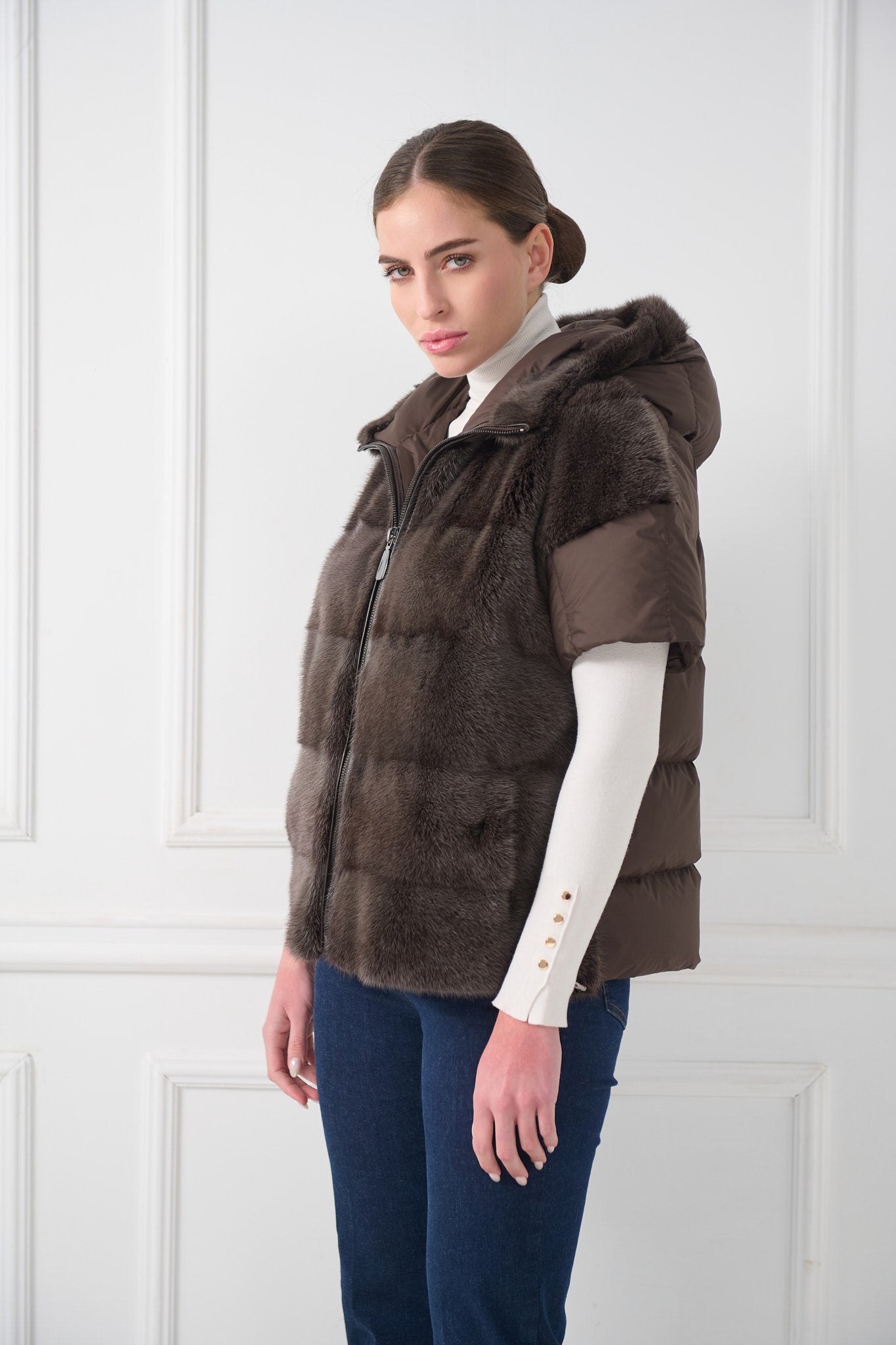 Hooded Mink Fur Vest with Short Sleeves – Manakas Frankfurt