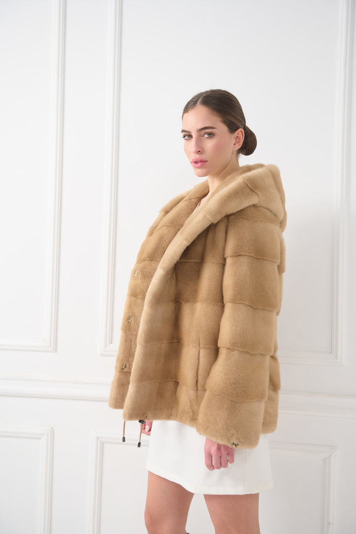 Kapuzenjacke aus Nerzpelz