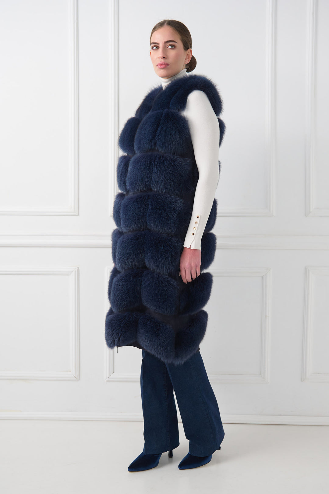 Fox vest with "V" neck