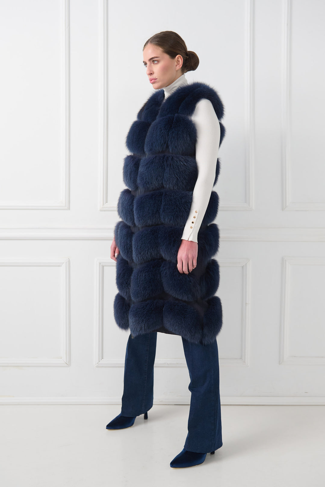 Fox vest with "V" neck