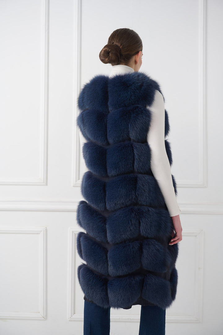 Fox vest with "V" neck