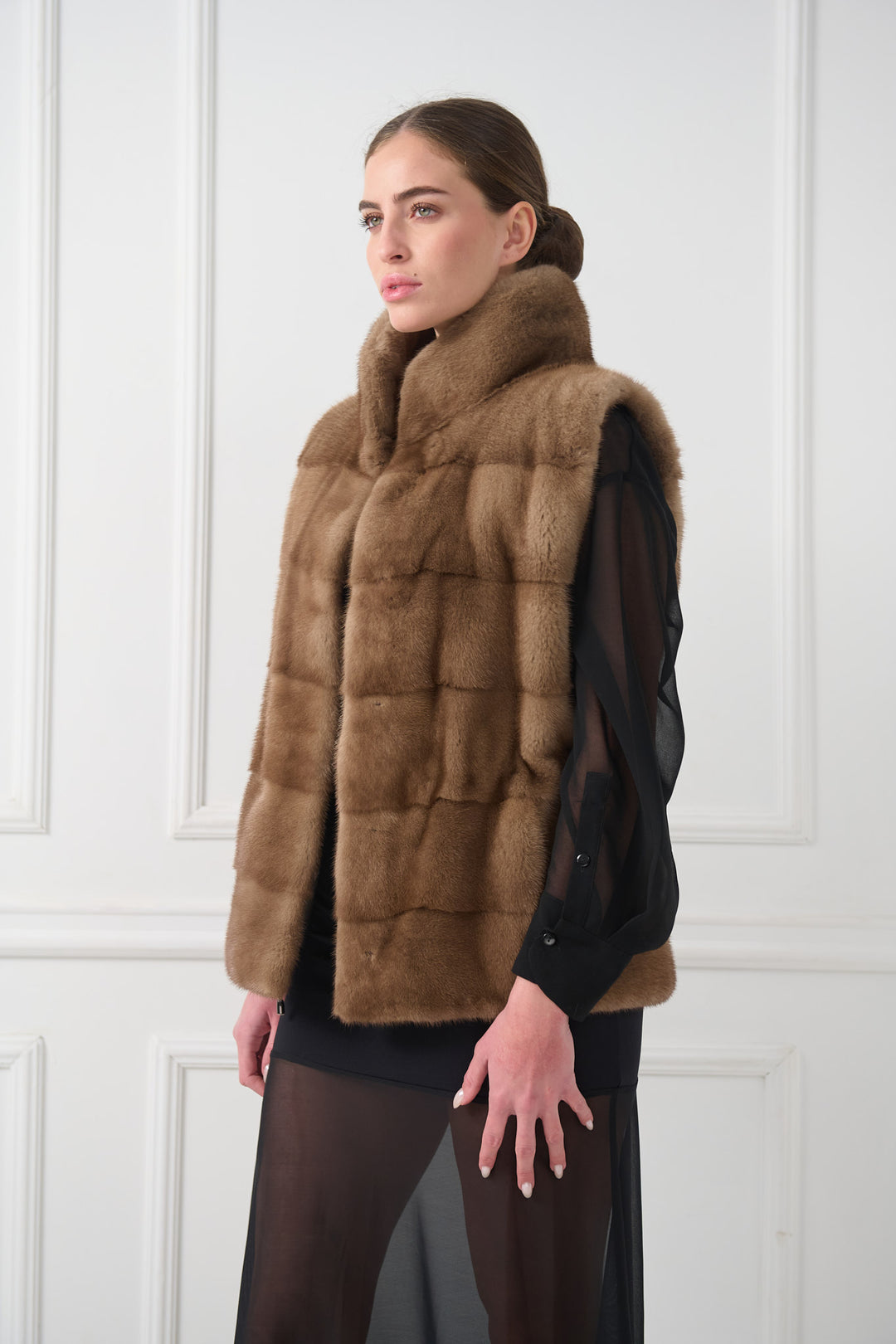 Gilet corto con collo alto
