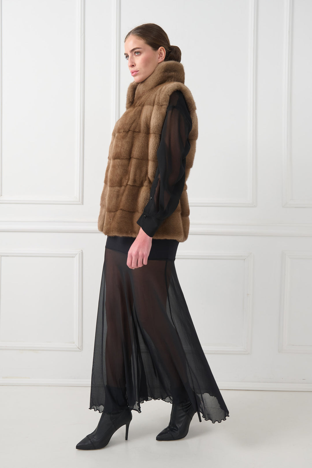 Gilet corto con collo alto