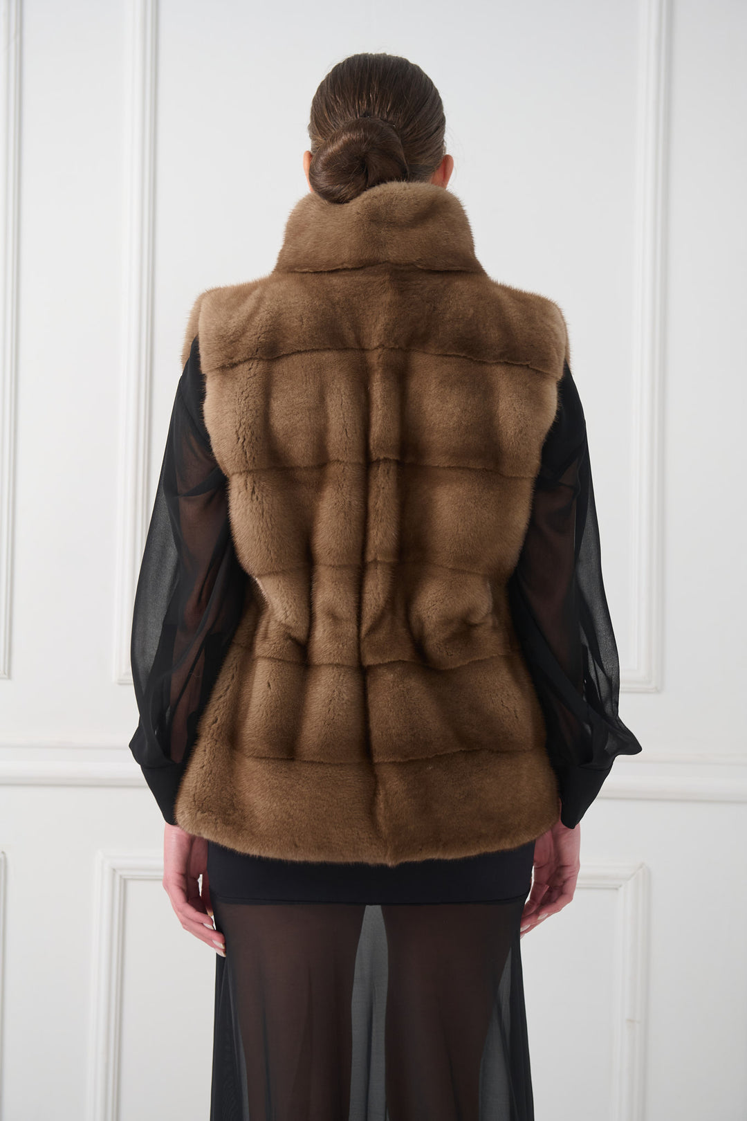 Gilet corto con collo alto