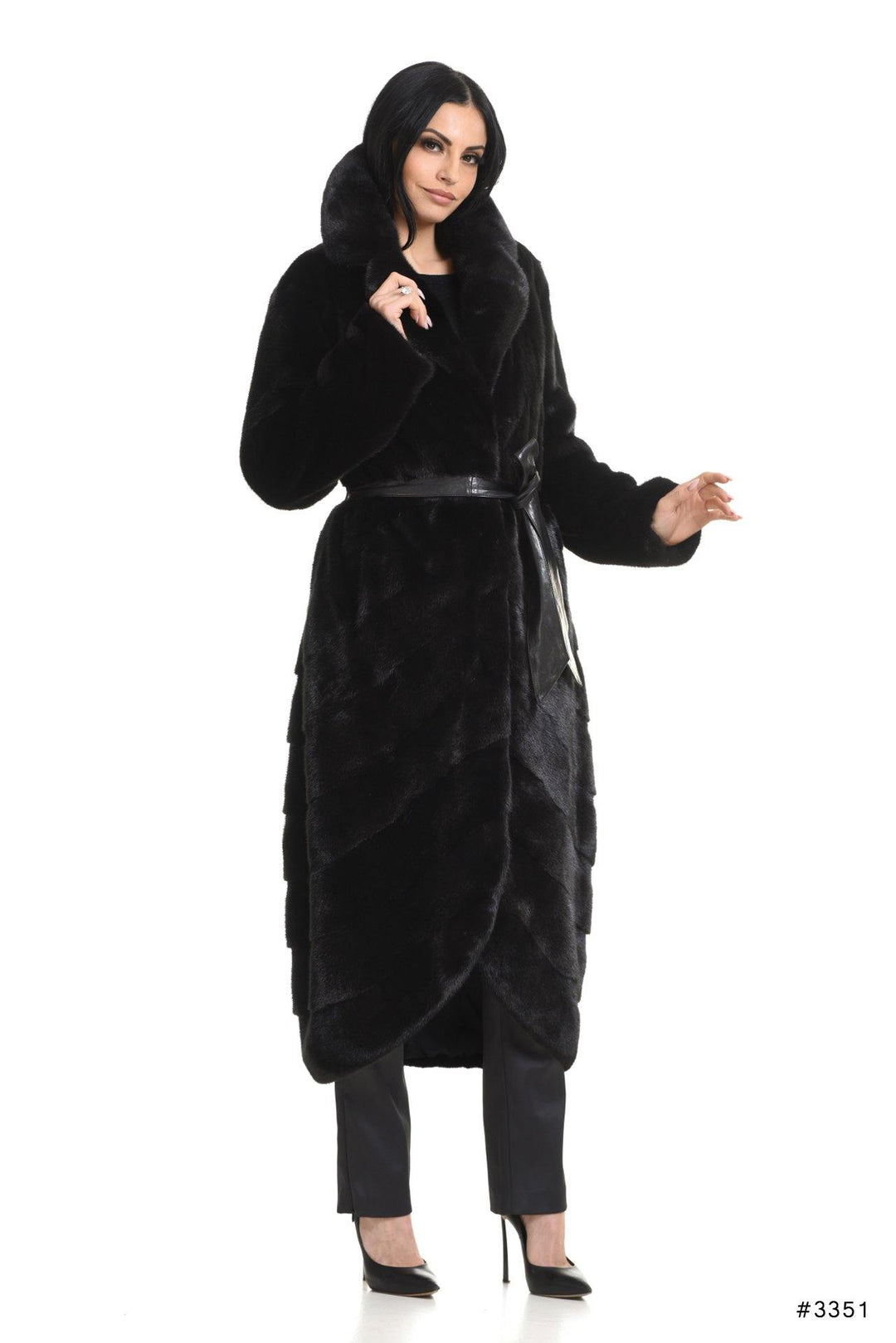 Mink coat with special bottom desing - Manakas Frankfurt