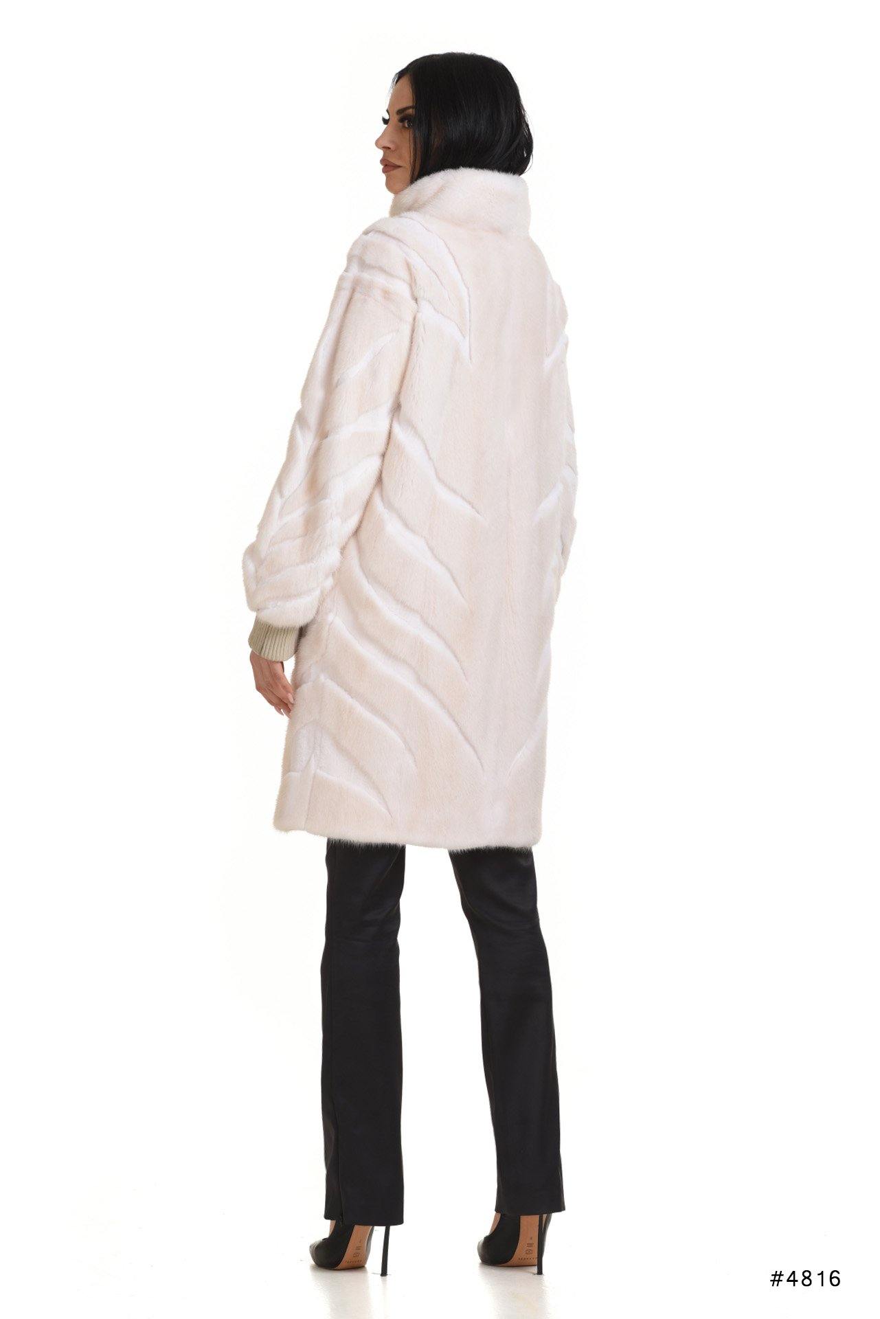 Exclusive mink coat with special design - Manakas Frankfurt