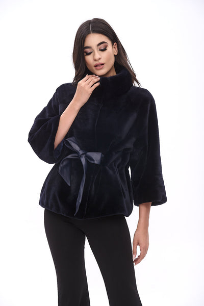Veste en vison cisaillé moderne avec ceinture