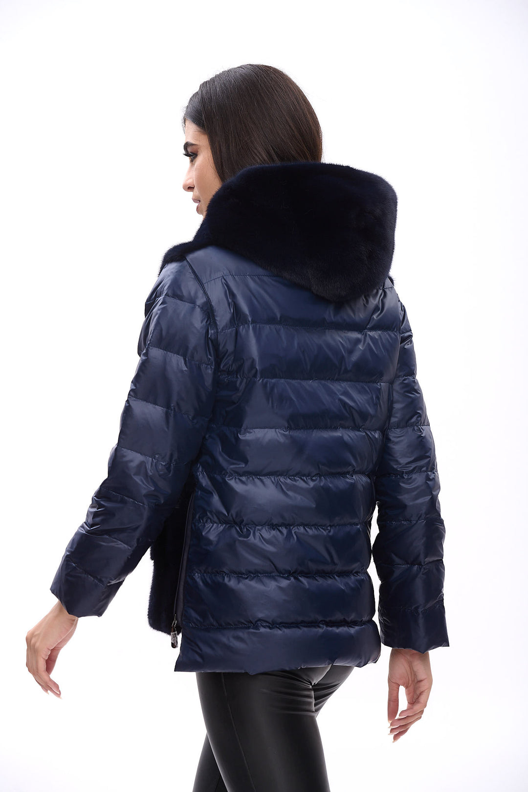 Short hooded down jacket with mink