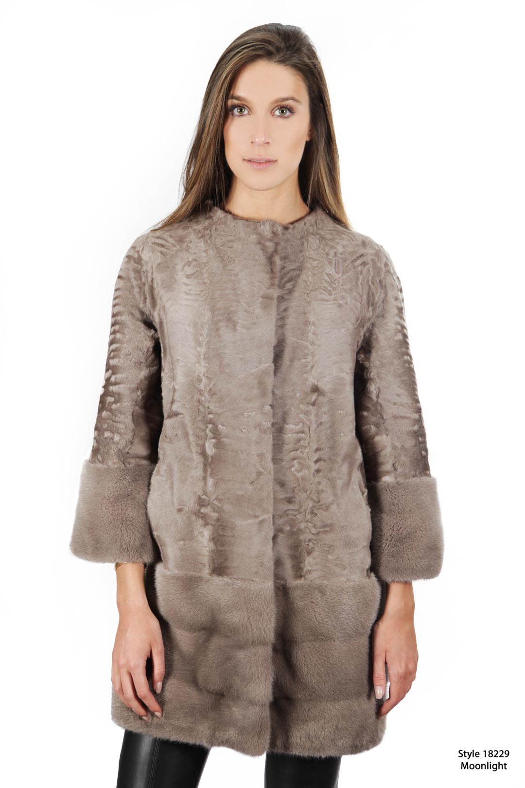 Manteau de base en agneau persan avec détails en vison